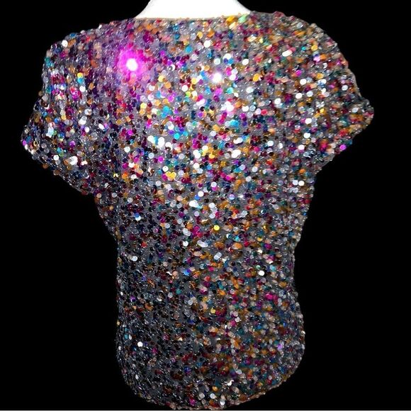 Beautiful vintage multi colored sequined top. Lots of possibilities in this one - Picture 8 of 9